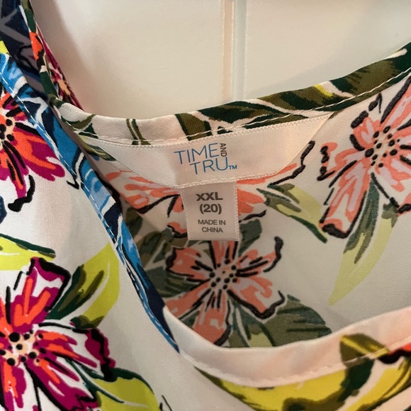 Plus size tank - Picture 2 of 2